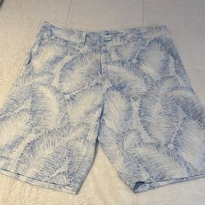 Tommy Bahama Light Blue Leaf Pattern Shorts
